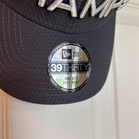 Boston Red Sox New Era 2018 World Series Champion Locker 39THIRTY Flex Hat - Picture 3 of 13